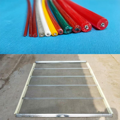 Wielkość 3 mm x 5 mm poliuretanowa siatka ekranowa z drutem ze stali nierdzewnej wewnątrz